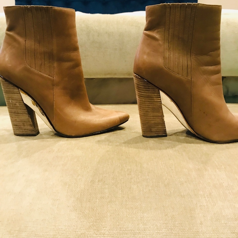 Beige boots